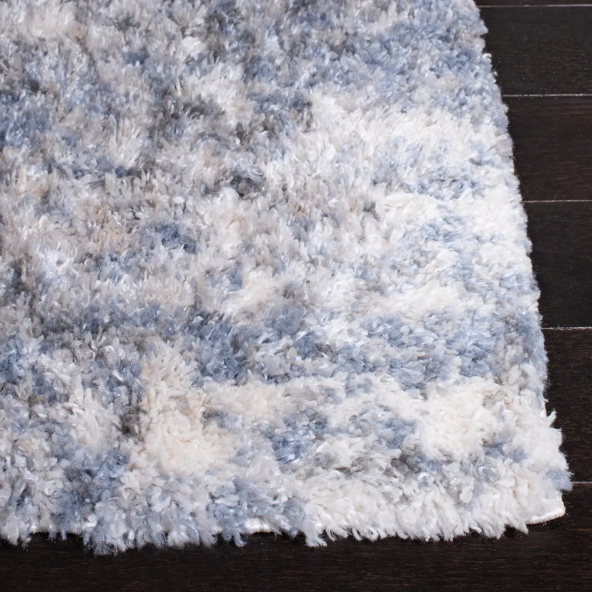 Safavieh Berber Shag 200 4'-0" x 6'-0" Rug in Ivory / Blue