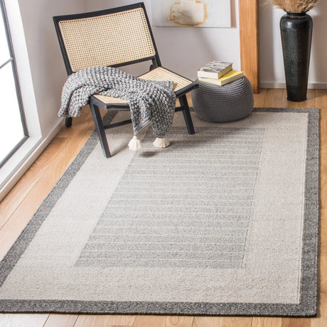 Safavieh Kilim 4'-0" x 6'-0" Rug in Ivory / Grey