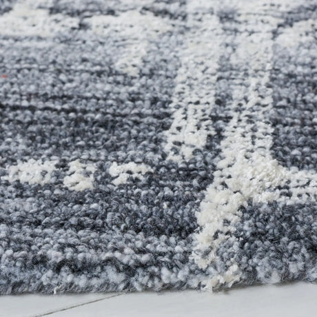 Safavieh Soho 6'-0" x 6'-0" Rug in Grey / Ivory