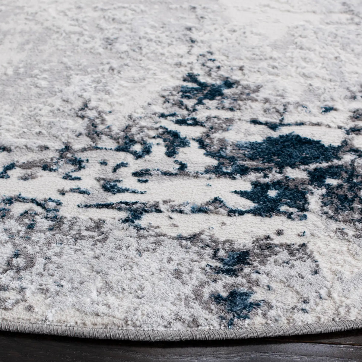 Safavieh Amelia 6'-7" x 6'-7" Rug in Grey / Blue
