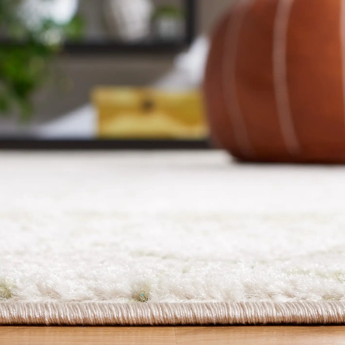 Safavieh Tulum 4'-0" x 6'-0" Rug in Ivory / Sage