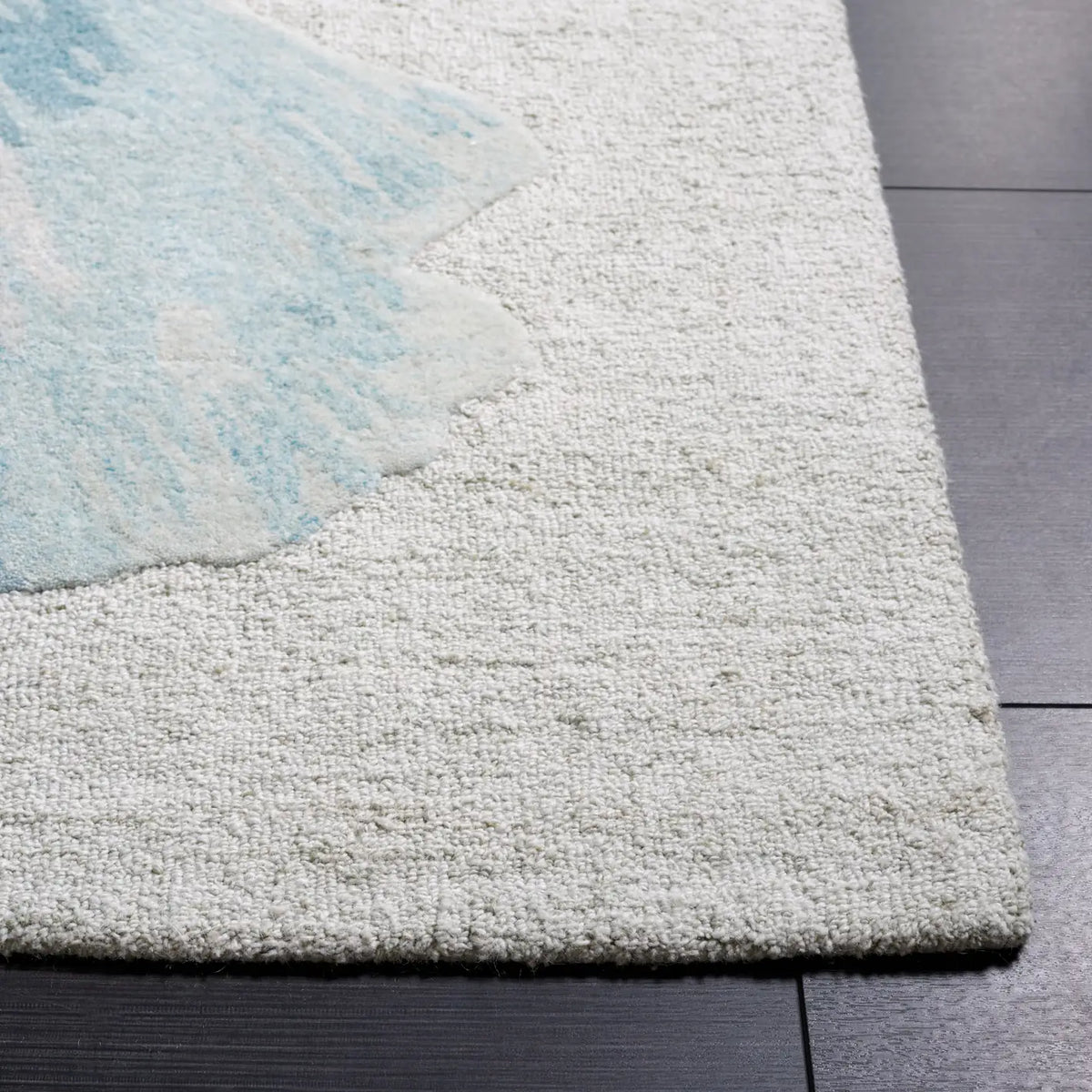 Safavieh Fifth Avenue 4'-0" x 6'-0" Rug in Beige / Blue