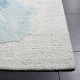Safavieh Fifth Avenue 4'-0" x 6'-0" Rug in Beige / Blue
