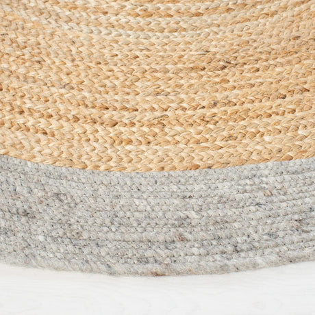 Safavieh Braided 5'-0" x 7'-0" Rug in Silver / Natural