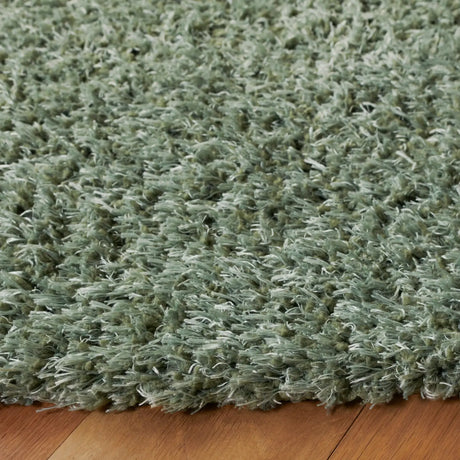 Safavieh Lindsay Shag 6'-7" x 6'-7" Rug in Green
