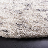 Safavieh Fontana Shag  800 6'-7" x 6'-7" Rug in Ivory / Grey