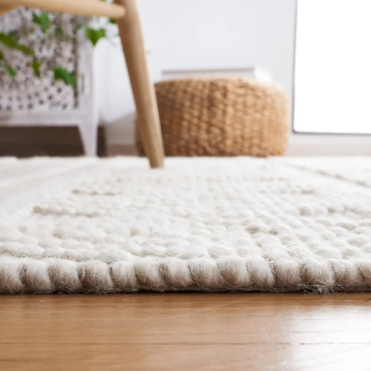 Safavieh Natura 4'-0" x 6'-0" Rug in Ivory / Beige