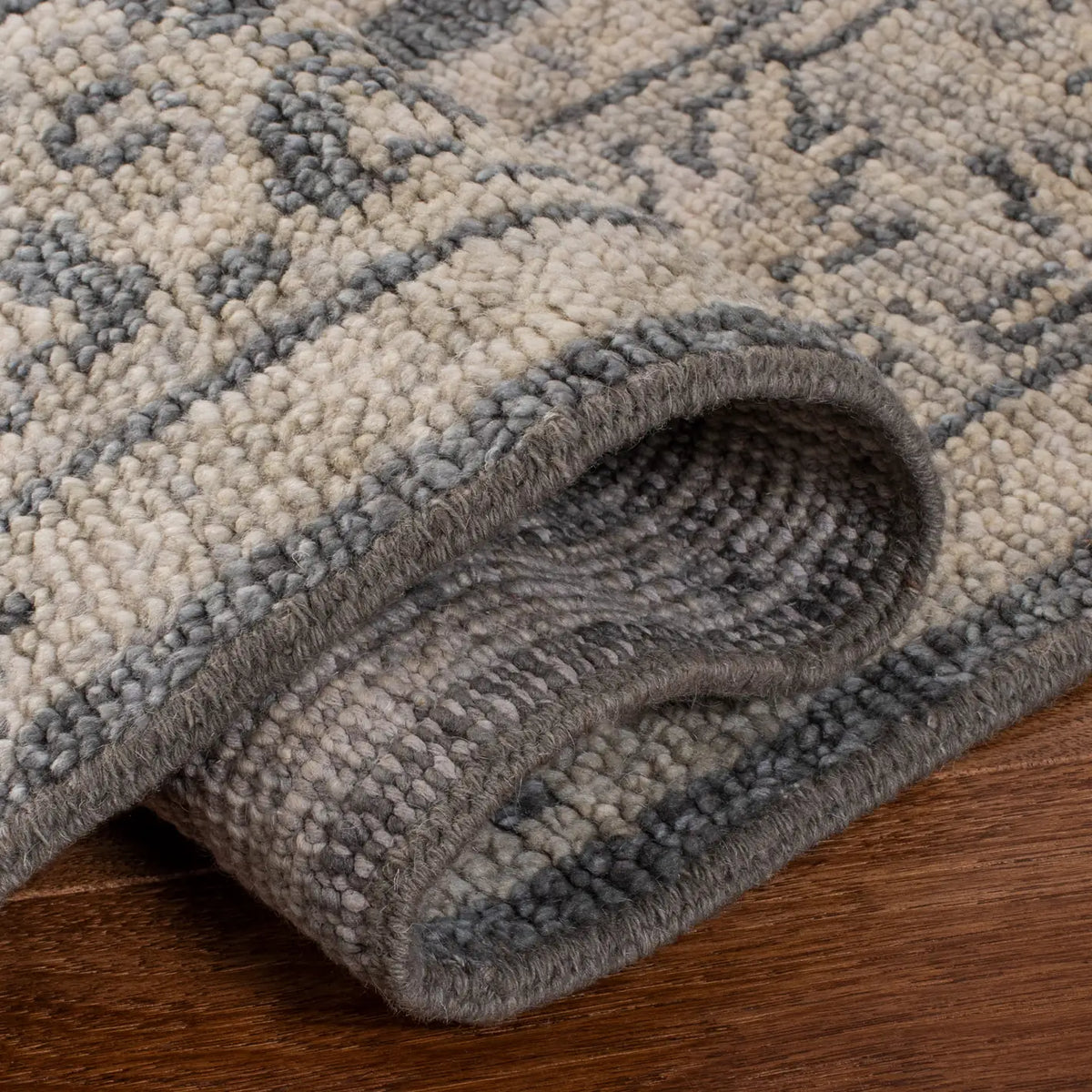 Safavieh Samarkand 6'-0" x 9'-0" Rug in Dark Grey / Beige