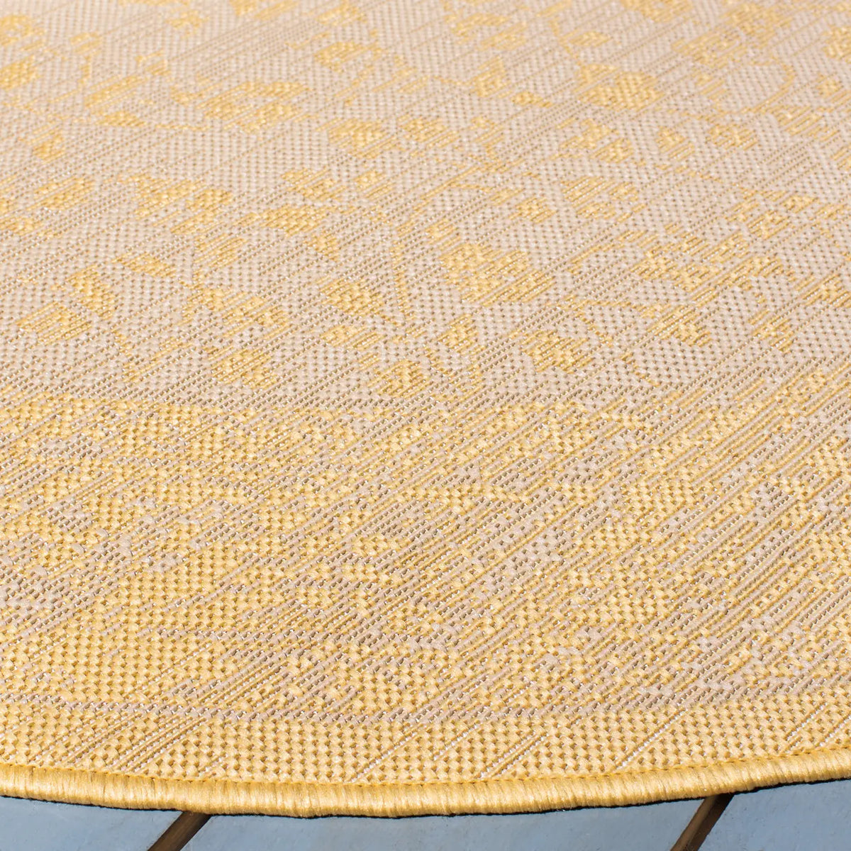 Safavieh Courtyard 6'-7" x 6'-7" Rug in Beige / Gold