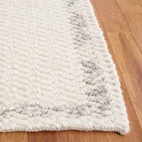 Safavieh Natura 4'-0" x 6'-0" Rug in Ivory / Grey