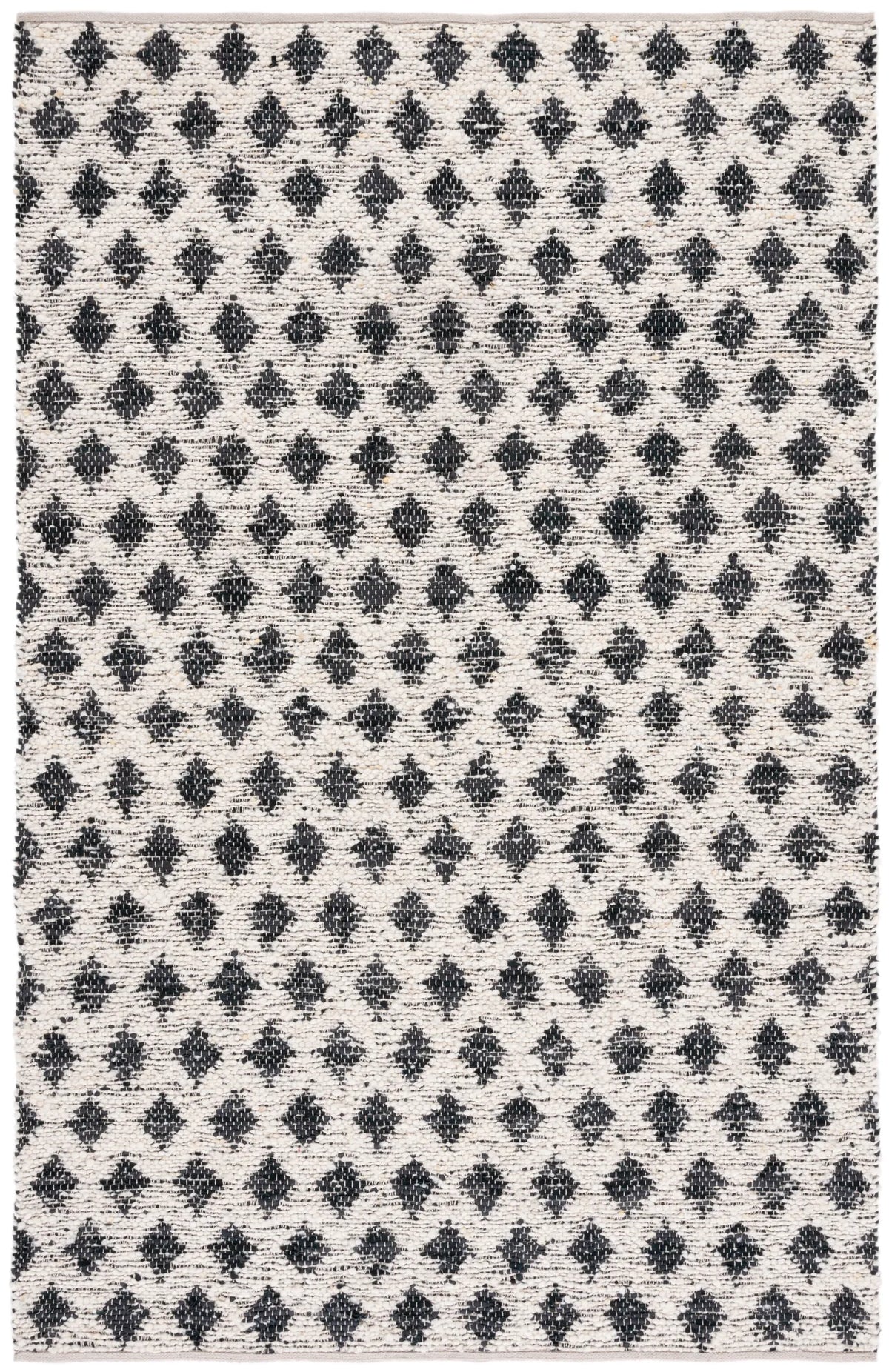 Safavieh Natura 4'-0" x 6'-0" Rug in Beige / Black