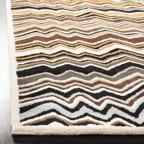 Safavieh Wyndham 4'-0" x 6'-0" Rug in Brown / Multi