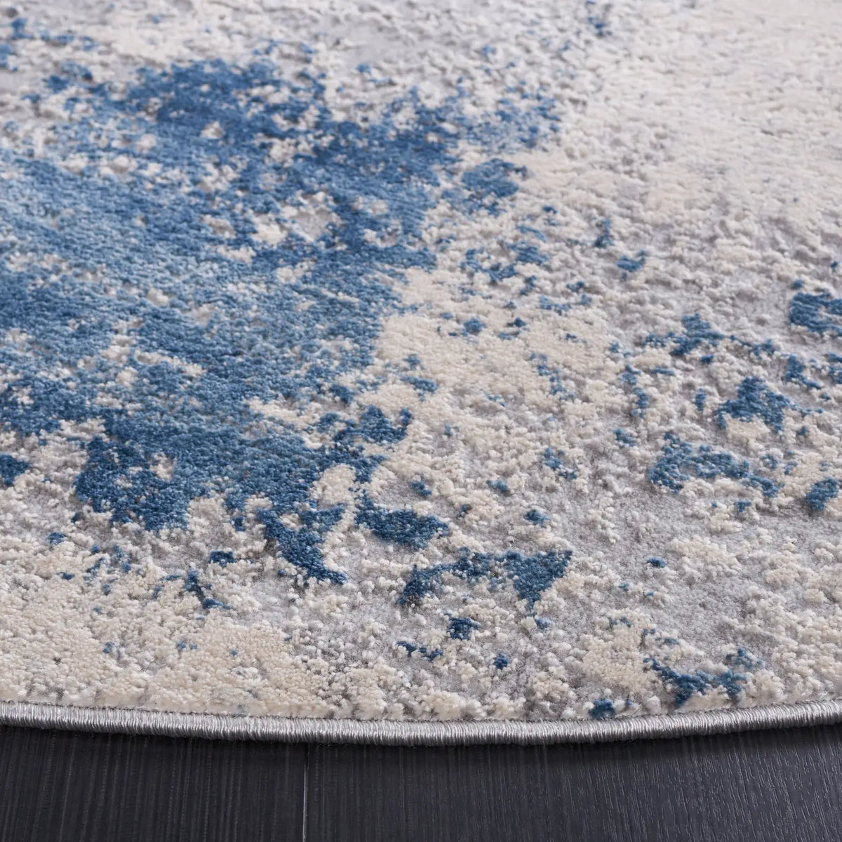 Safavieh Vogue 6'-7" x 6'-7" Rug in Grey / Blue