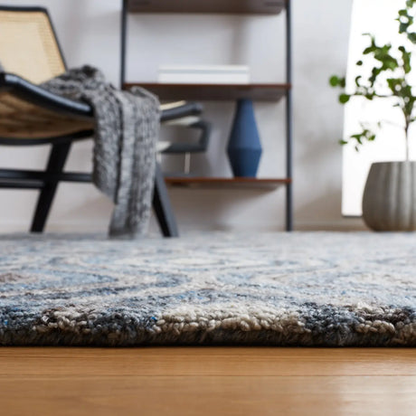 Safavieh Abstract 4'-0" x 6'-0" Rug in Grey / Blue