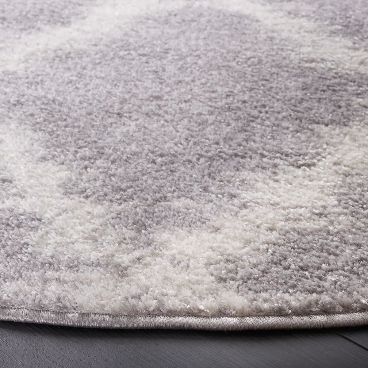 Safavieh Adirondack 6'-0" x 6'-0" Rug in Silver / Ivory