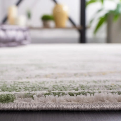 Safavieh Palma 4'-0" x 6'-0" Rug in Beige / Green