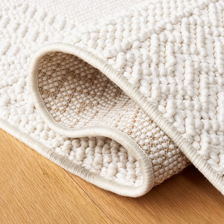 Safavieh Camden 4'-0" x 6'-0" Rug in Ivory
