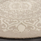 Safavieh Bella 5'-0" x 5'-0" Rug in Beige / Ivory