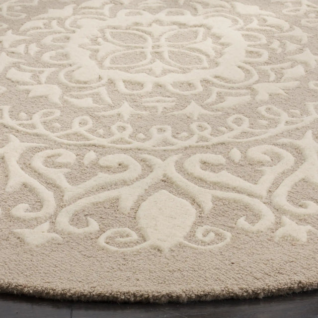 Safavieh Bella 5'-0" x 5'-0" Rug in Beige / Ivory