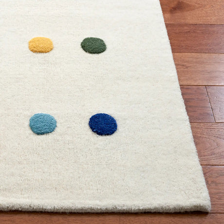Safavieh Safavieh Kids 5'-0" x 8'-0" Rug in Ivory