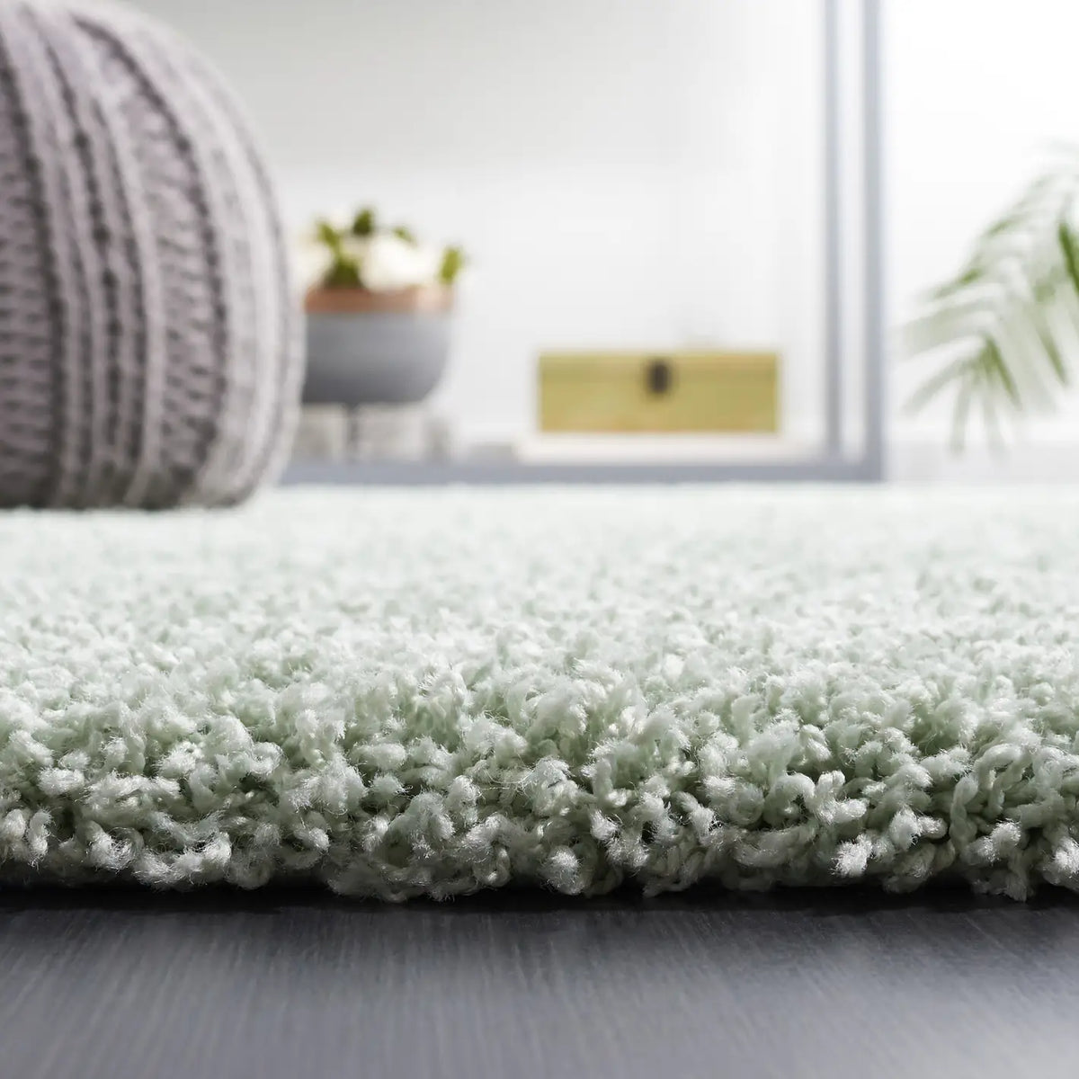 Safavieh Sgl-Laguna Shag 5'-3" x 7'-6" Rug in Light Sage