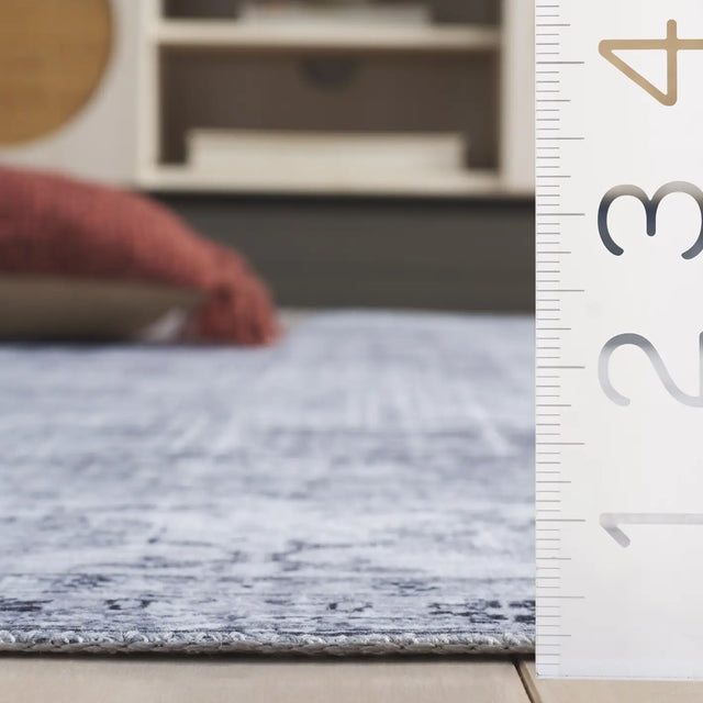 Safavieh Arizona 4'-0" x 6'-0" Rug in Grey / Beige