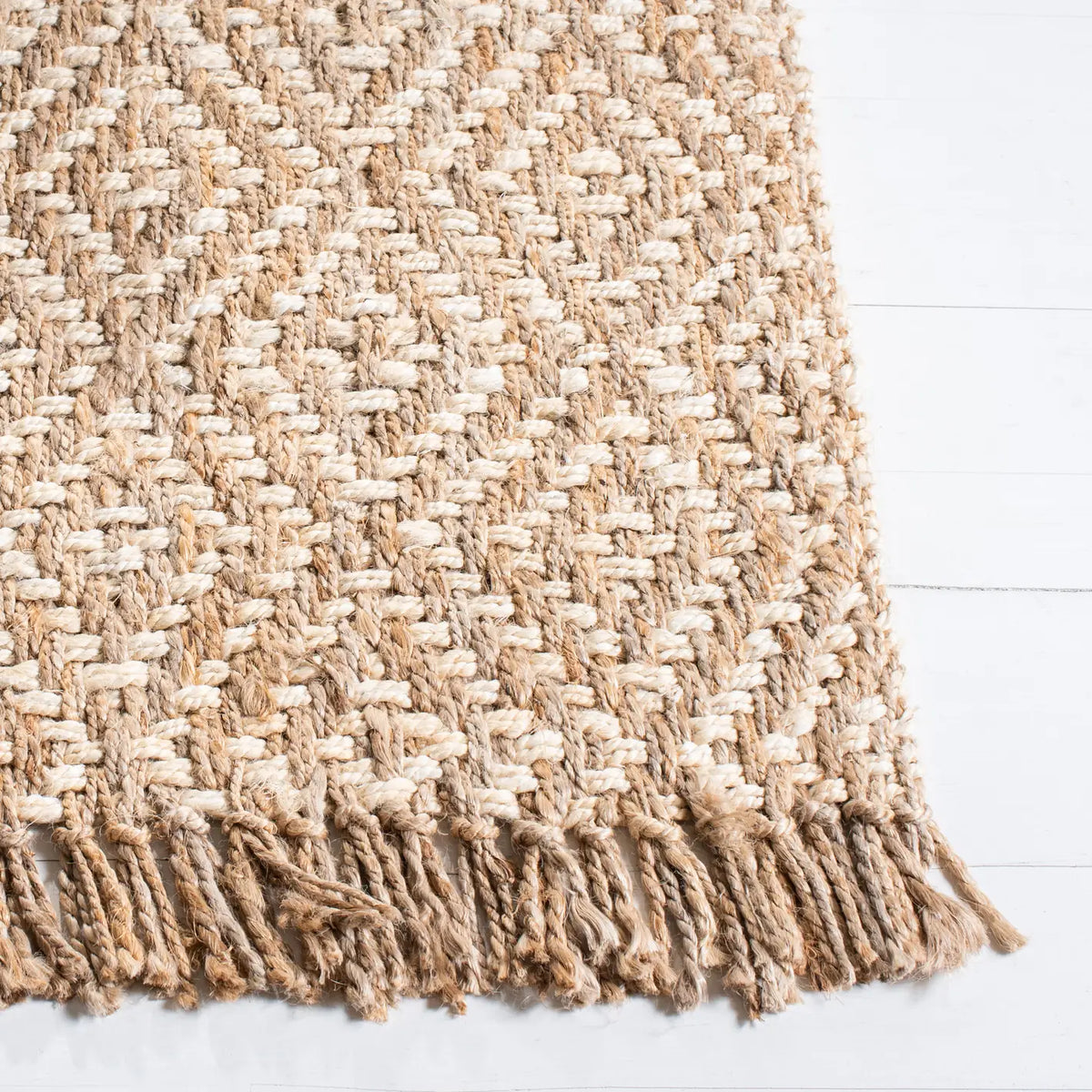 Safavieh Natural Fiber 4'-0" x 6'-0" Rug in Ivory / Natural