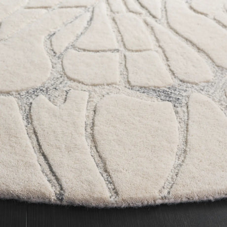 Safavieh Mykonos 6'-0" x 6'-0" Rug in Ivory / Silver