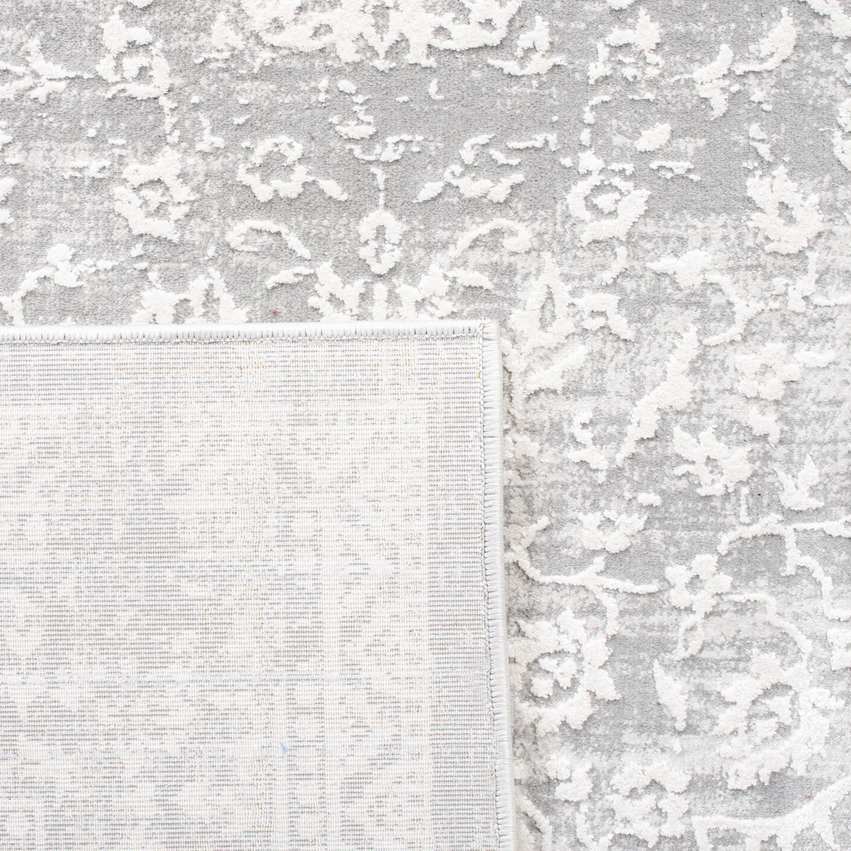 Safavieh Princeton 5'-3" x 7'-6" Rug in Grey / Beige