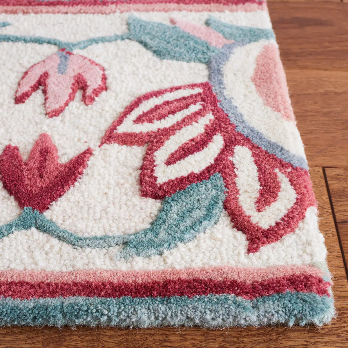 Safavieh Bellagio 4'-0" x 6'-0" Rug in Sage / Ivory