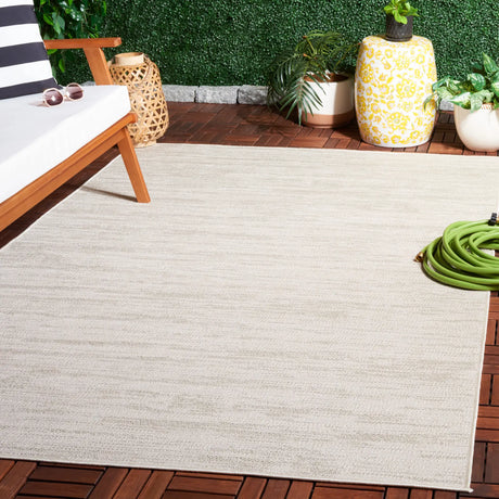 Safavieh Lakeside 200 4'-0" x 5'-7" Rug in Beige