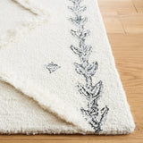 Safavieh Casablanca 4'-0" x 6'-0" Rug in Ivory / Black