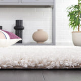 Safavieh Shag 4'-0" x 6'-0" Rug in Ivory