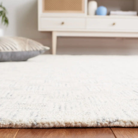 Safavieh Micro-Loop 4'-0" x 6'-0" Rug in Ivory / Grey