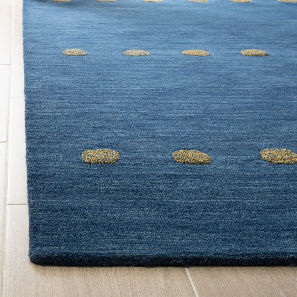 Safavieh Himalaya 5'-0" x 8'-0" Rug in Blue