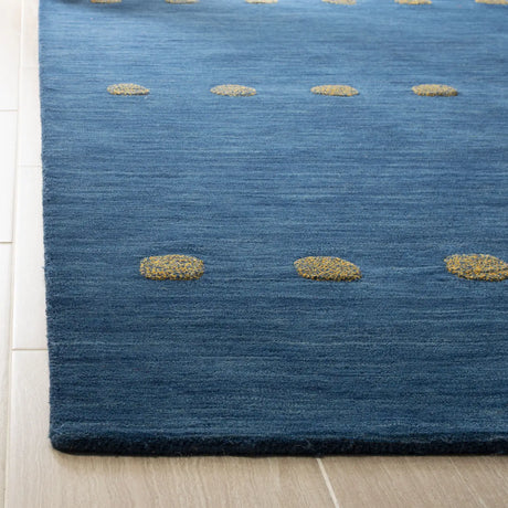 Safavieh Himalaya 5'-0" x 8'-0" Rug in Blue