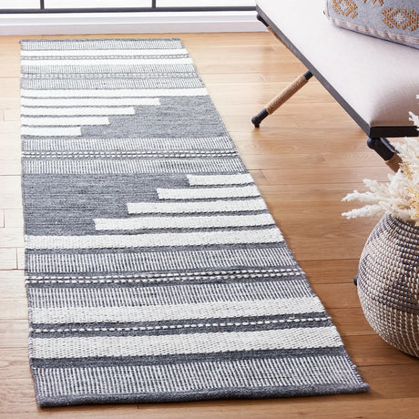 Safavieh Kilim 2'-3" x 9'-0" Rug in Ivory / Dark Grey
