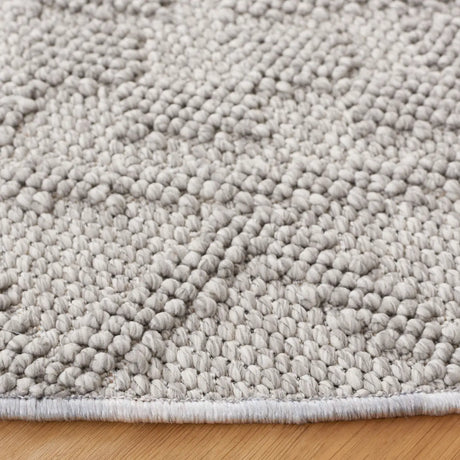 Safavieh Lotus 6'-7" x 6'-7" Rug in Light Grey / Grey