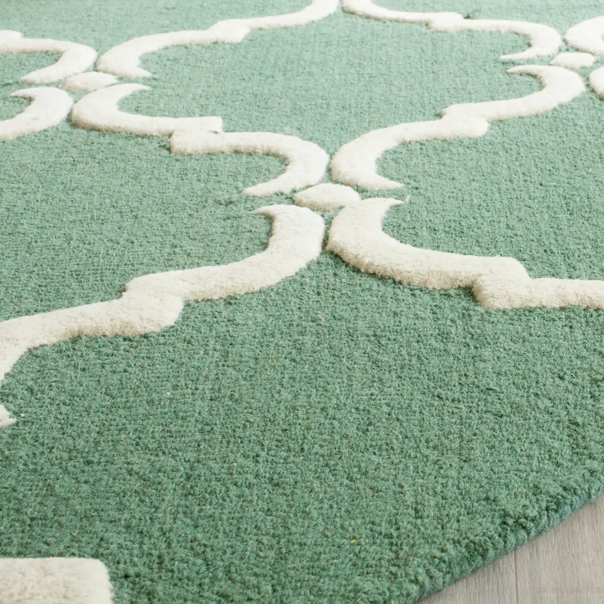 Safavieh Cambridge 6'-0" x 6'-0" Rug in Teal / Ivory