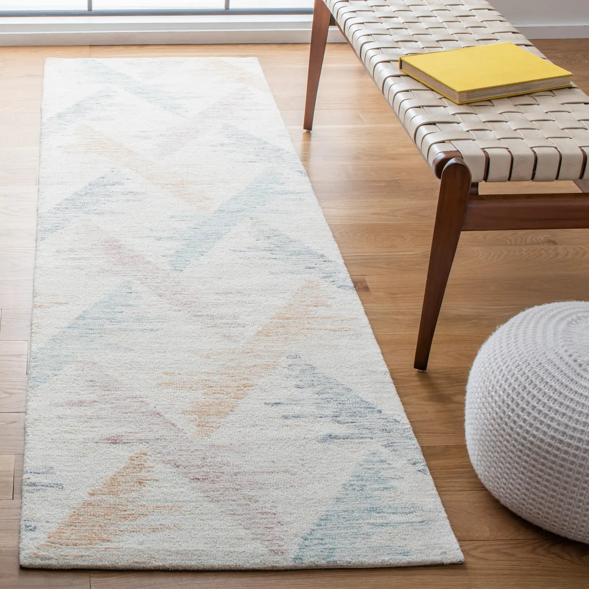 Safavieh Rodeo Drive 2'-3" x 8'-0" Rug in Ivory / Blue