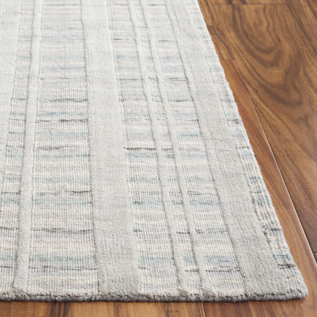 Safavieh Fifth Avenue 4'-0" x 6'-0" Rug in Teal