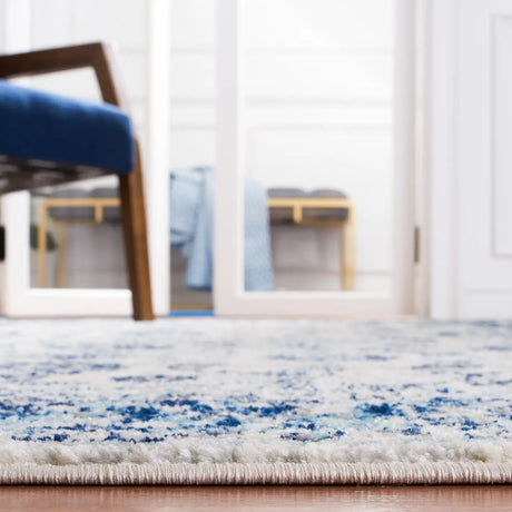 Safavieh Tulum 4'-0" x 6'-0" Rug in Ivory / Blue