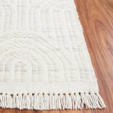 Safavieh Kilim 4'-0" x 6'-0" Rug in Light Grey / Ivory