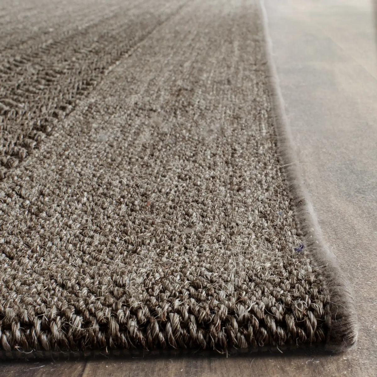 Safavieh Palm Beach 4'-0" x 6'-0" Rug in Silver