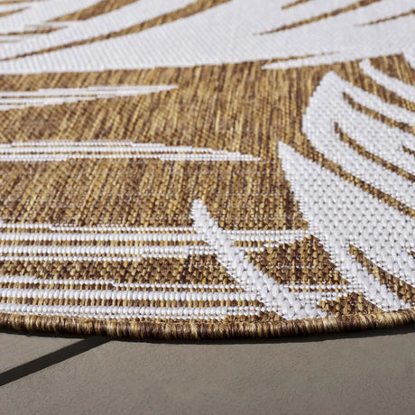 Safavieh Beach House 6'-7" x 6'-7" Rug in Brown / Ivory