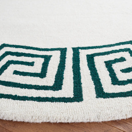 Safavieh Metro 6'-0" x 6'-0" Rug in Ivory / Green