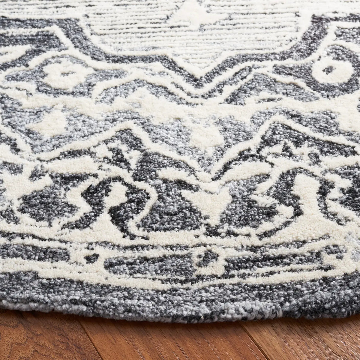 Safavieh Metro 6'-0" x 6'-0" Rug in Grey / Ivory