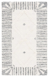 Safavieh Casablanca 3'-0" x 5'-0" Rug in Ivory / Black