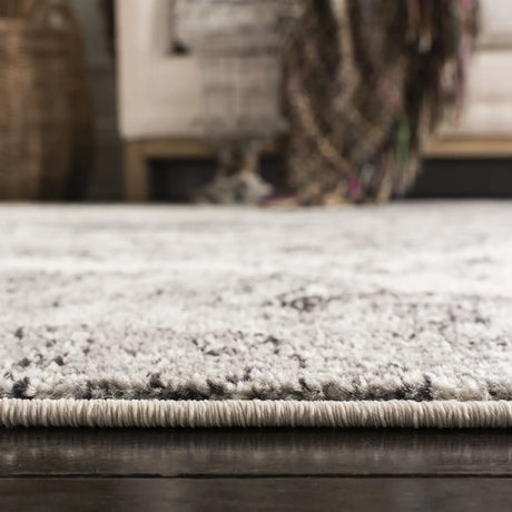 Safavieh Madison 5'-3" x 7'-6" Rug in Cream / Silver