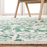 Safavieh Dip Dye 4'-0" x 6'-0" Rug in Dark Green / Ivory
